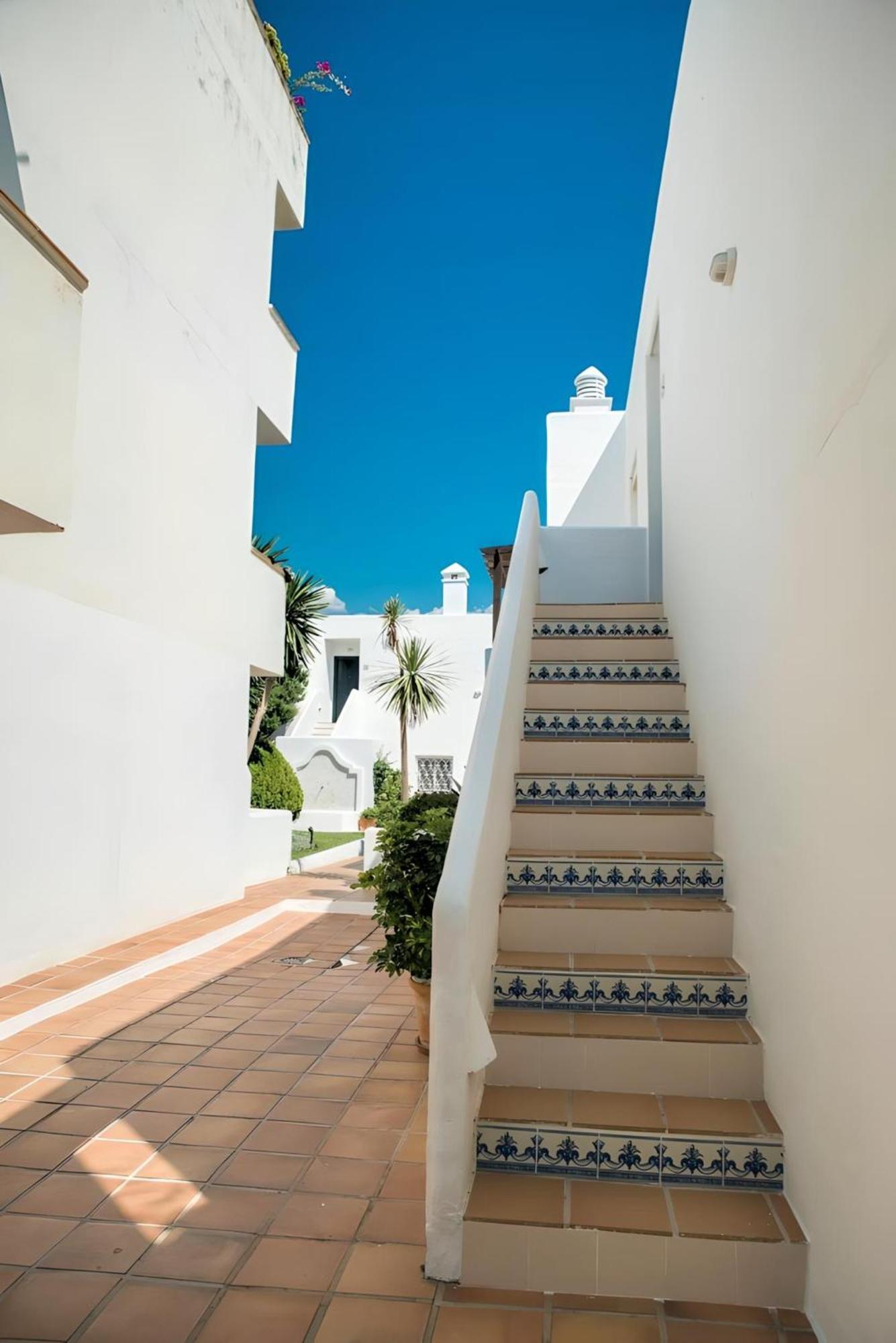 Gorgeous 2Br Apt. W/ Mountain View Puerto Banus Marbella Zewnętrze zdjęcie